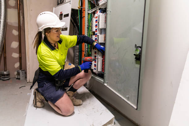 Best Licensed Electrician  in Elm Grove, WI